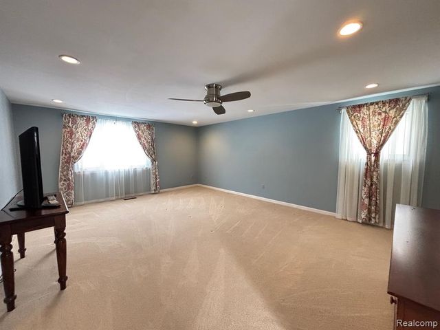 2695 Homewood Drive, Troy, MI 48098