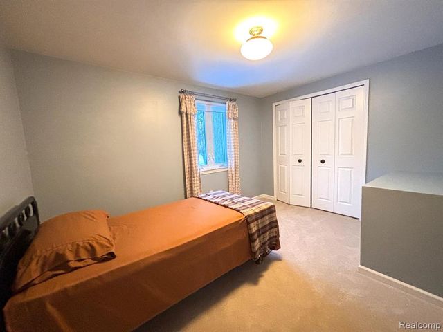 2695 Homewood Drive, Troy, MI 48098