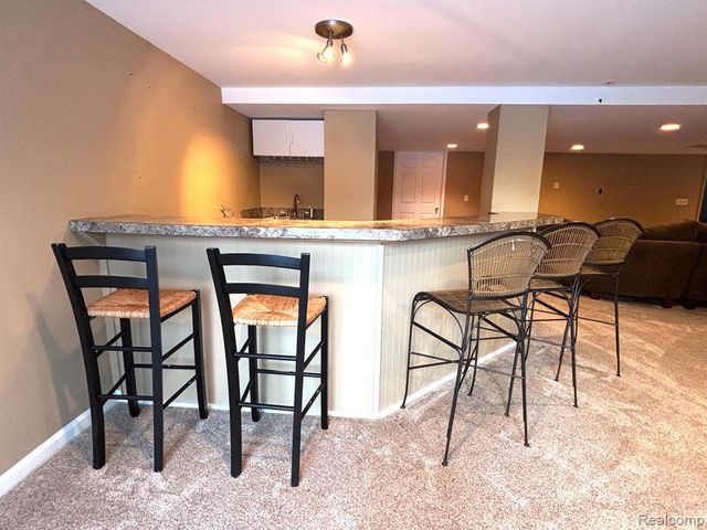 2695 Homewood Drive, Troy, MI 48098