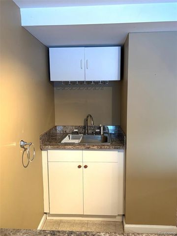 2695 Homewood Drive, Troy, MI 48098