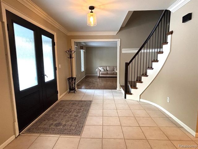 2695 Homewood Drive, Troy, MI 48098