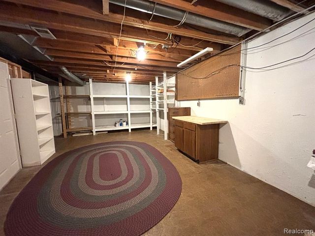 2695 Homewood Drive, Troy, MI 48098