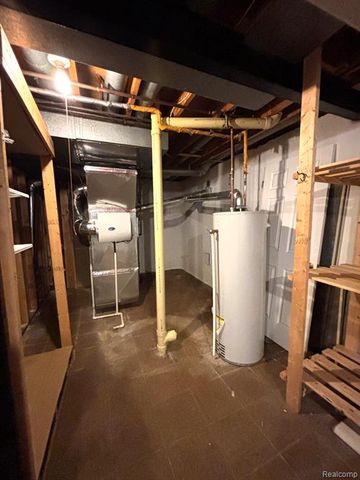 2695 Homewood Drive, Troy, MI 48098