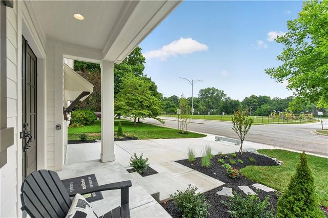 4017 W 67 Street, Prairie Village, KS 66208