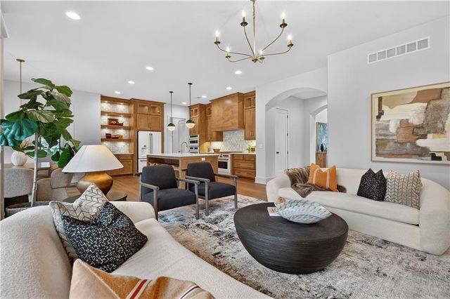 4017 W 67 Street, Prairie Village, KS 66208