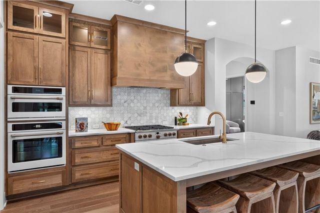 4017 W 67 Street, Prairie Village, KS 66208