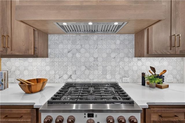 4017 W 67 Street, Prairie Village, KS 66208