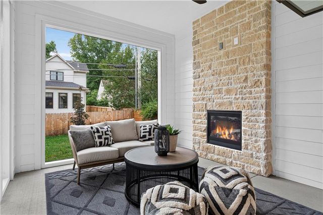 4017 W 67 Street, Prairie Village, KS 66208
