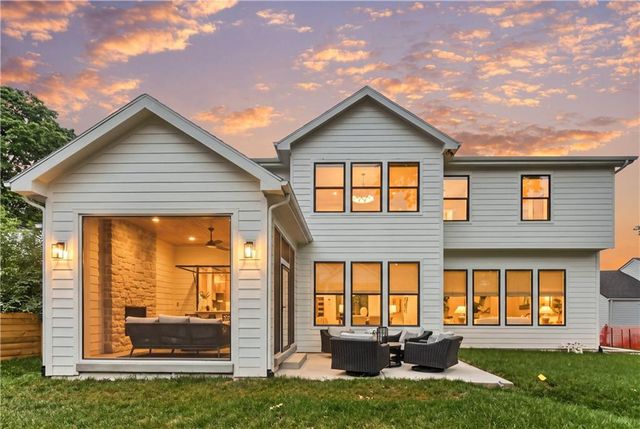 4017 W 67 Street, Prairie Village, KS 66208
