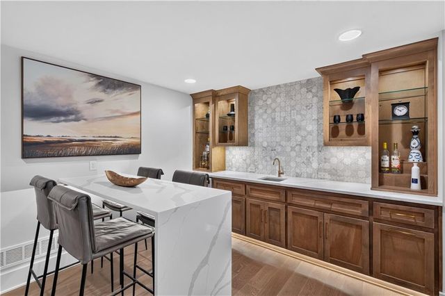 4017 W 67 Street, Prairie Village, KS 66208