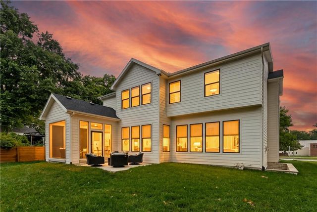 4017 W 67 Street, Prairie Village, KS 66208