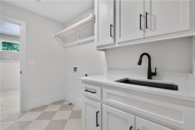4017 W 67 Street, Prairie Village, KS 66208