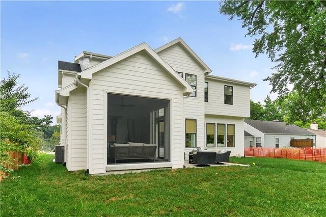 4017 W 67 Street, Prairie Village, KS 66208
