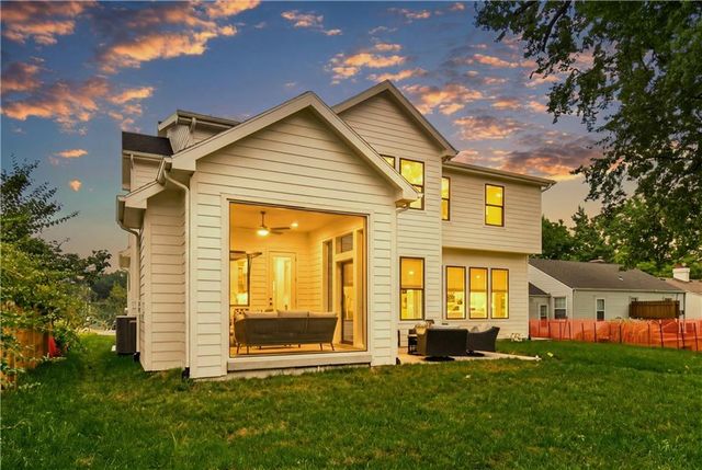 4017 W 67 Street, Prairie Village, KS 66208