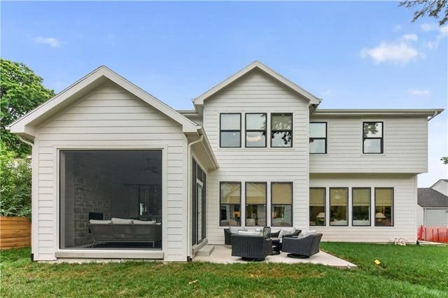 4017 W 67 Street, Prairie Village, KS 66208