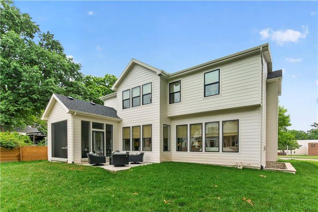 4017 W 67 Street, Prairie Village, KS 66208