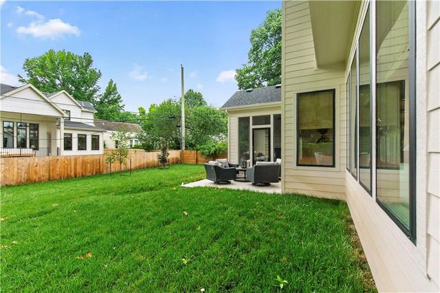 4017 W 67 Street, Prairie Village, KS 66208