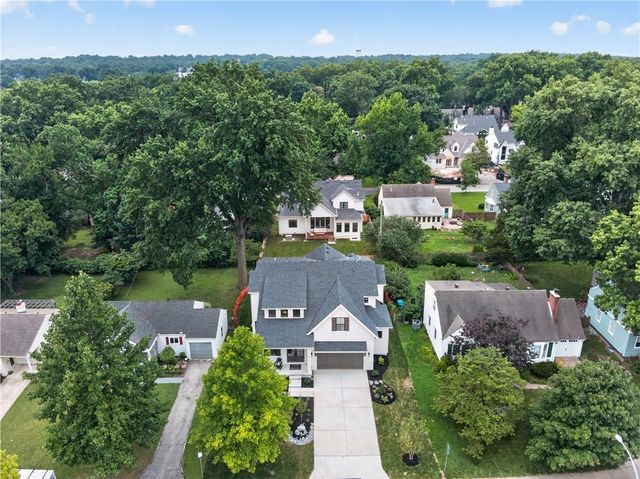 4017 W 67 Street, Prairie Village, KS 66208