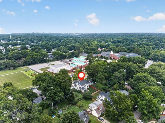4017 W 67 Street, Prairie Village, KS 66208