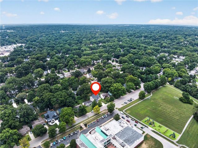 4017 W 67 Street, Prairie Village, KS 66208