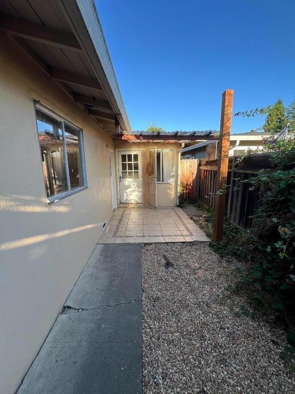 549 6th Avenue, Menlo Park, CA 94025