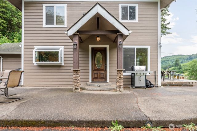 1430 Hazel Dell, Castle Rock, WA 98611