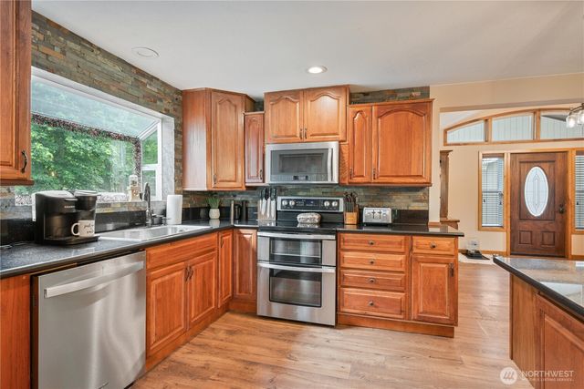 1430 Hazel Dell, Castle Rock, WA 98611