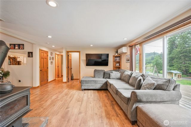 1430 Hazel Dell, Castle Rock, WA 98611