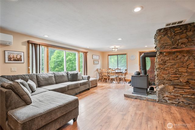 1430 Hazel Dell, Castle Rock, WA 98611