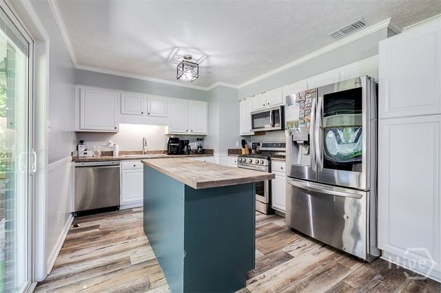 70 Dove Court, Richmond Hill, GA 31324