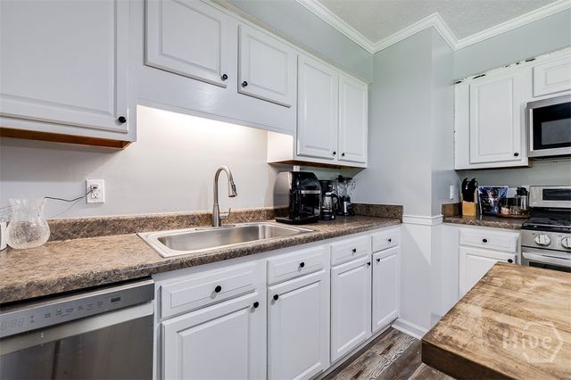 70 Dove Court, Richmond Hill, GA 31324