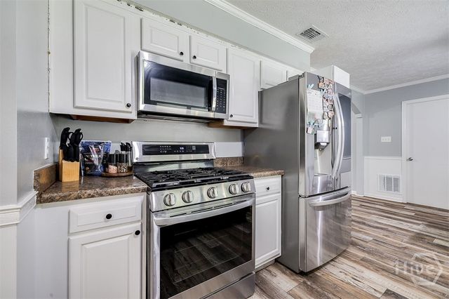 70 Dove Court, Richmond Hill, GA 31324