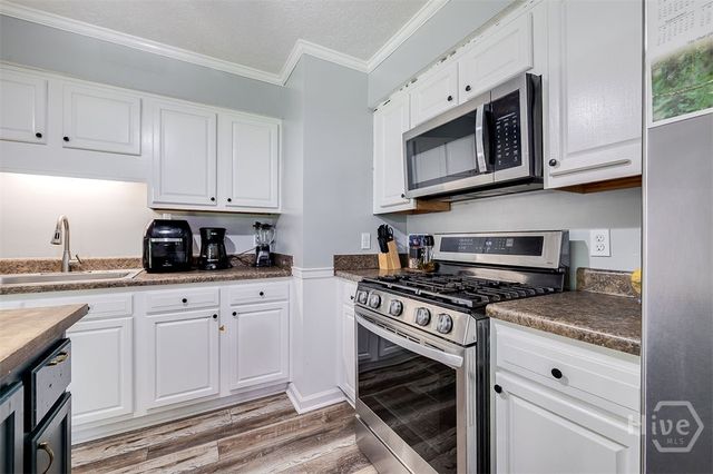 70 Dove Court, Richmond Hill, GA 31324