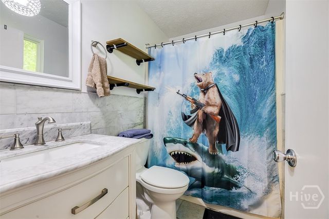 70 Dove Court, Richmond Hill, GA 31324