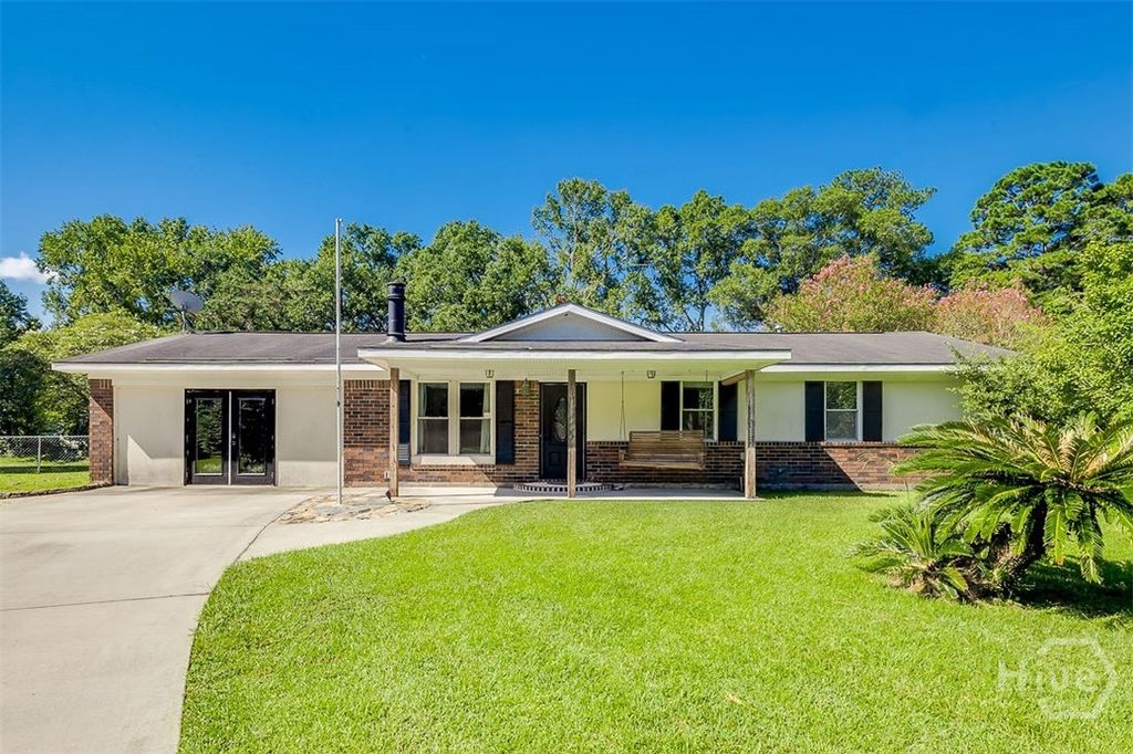 70 Dove Court, Richmond Hill, GA 31324