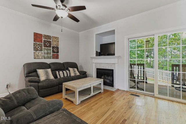 8 Hawks Spiral Way, Pittsboro, NC 27312