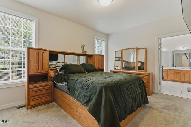 8 Hawks Spiral Way, Pittsboro, NC 27312