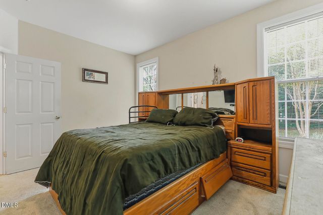 8 Hawks Spiral Way, Pittsboro, NC 27312