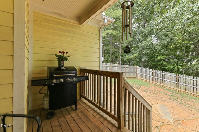 8 Hawks Spiral Way, Pittsboro, NC 27312