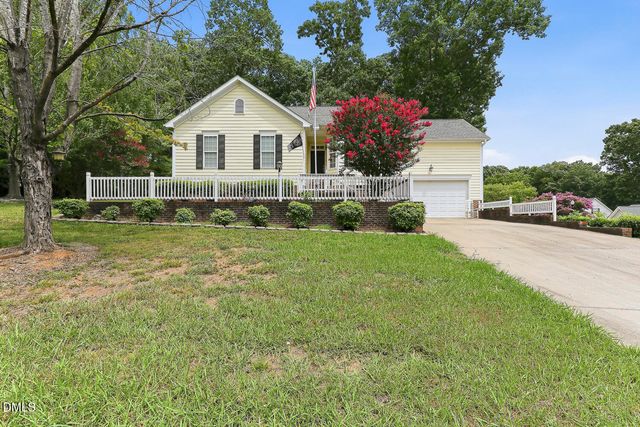 8 Hawks Spiral Way, Pittsboro, NC 27312