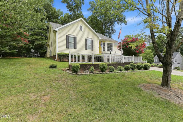 8 Hawks Spiral Way, Pittsboro, NC 27312