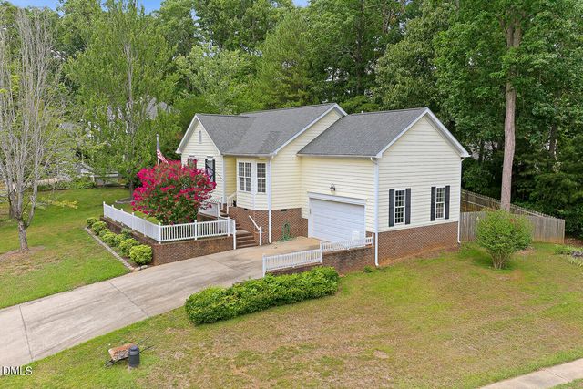 8 Hawks Spiral Way, Pittsboro, NC 27312