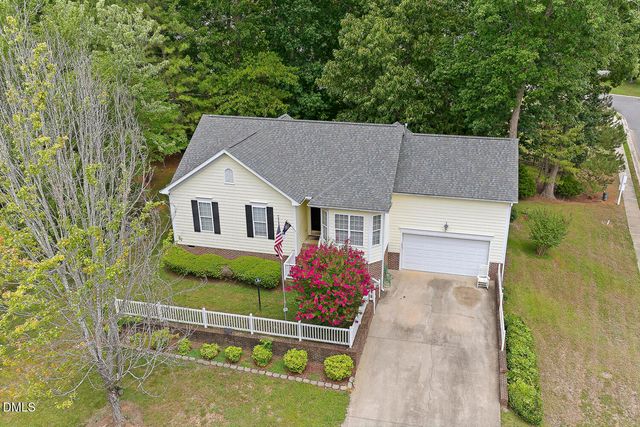 8 Hawks Spiral Way, Pittsboro, NC 27312