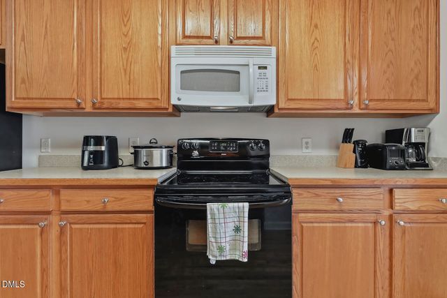 8 Hawks Spiral Way, Pittsboro, NC 27312