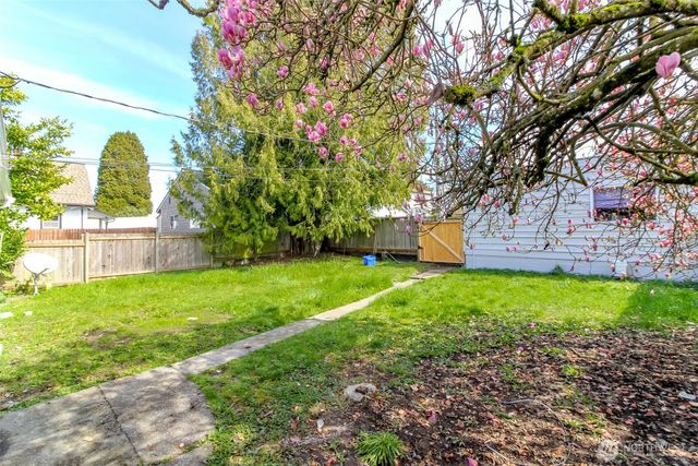 5637 S I Street, Tacoma, WA 98408