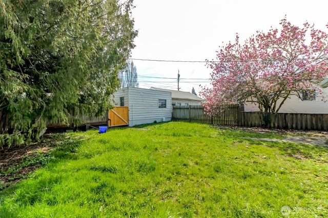 5637 S I Street, Tacoma, WA 98408
