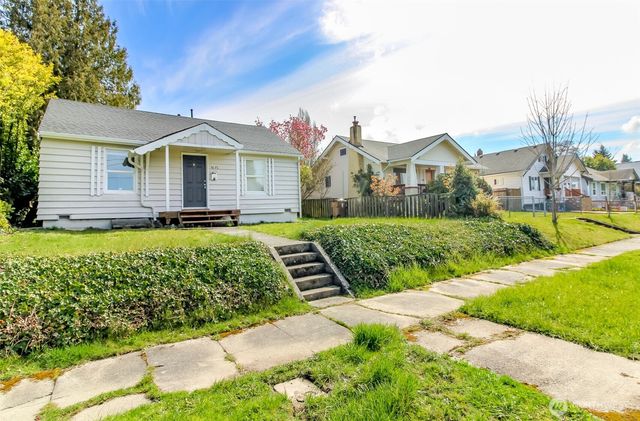 5637 S I Street, Tacoma, WA 98408