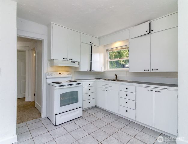 5637 S I Street, Tacoma, WA 98408