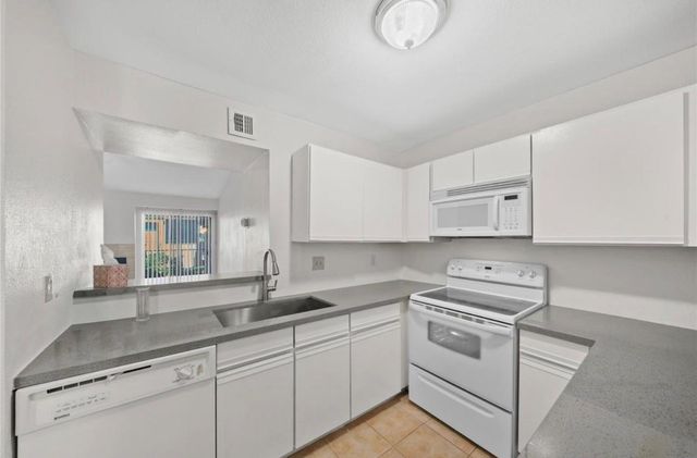 10811 Richmond Avenue 72, Houston, TX 77042
