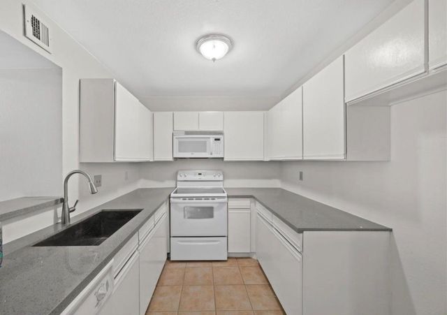 10811 Richmond Avenue 72, Houston, TX 77042
